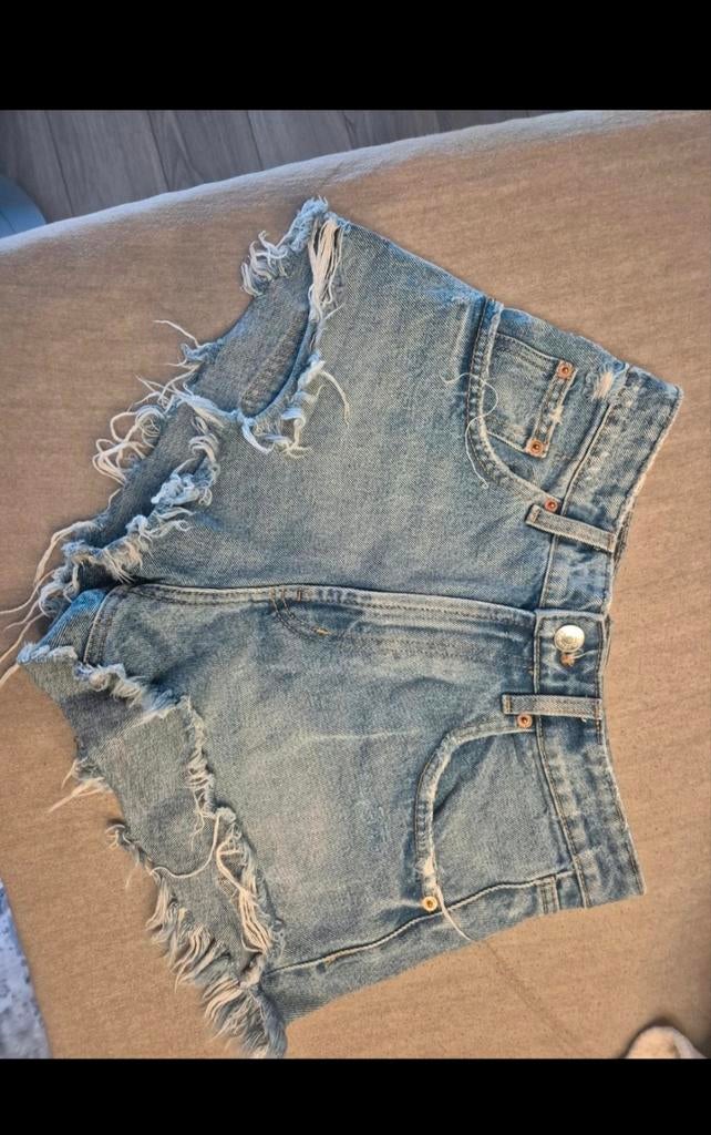 Short ZARA high cut jeans, Kleding | Dames, Spijkerbroeken en Jeans, Blauw, Zara, Ophalen of Verzenden, Zo goed als nieuw