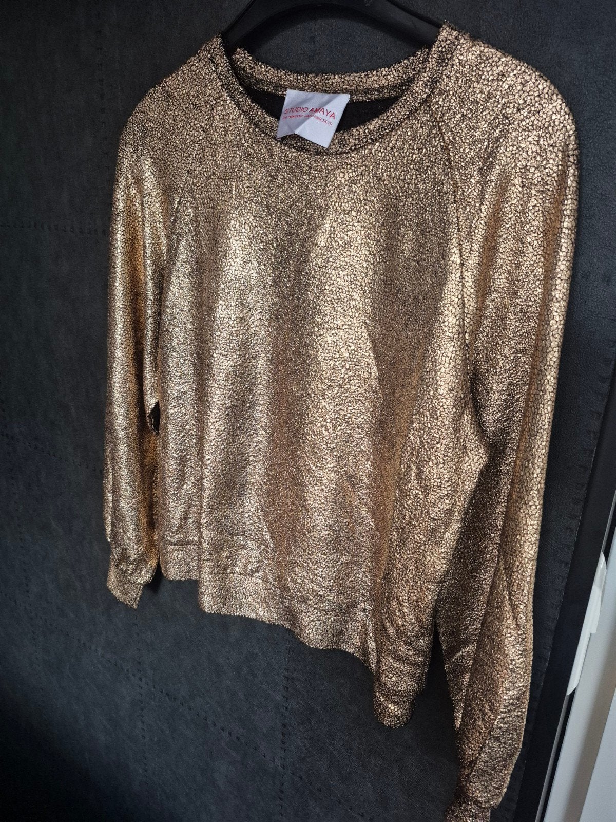 Gouden glitter set Studio Amaya - trui en broek, Verzenden, Zo goed als nieuw, Maat 38/40 (M)