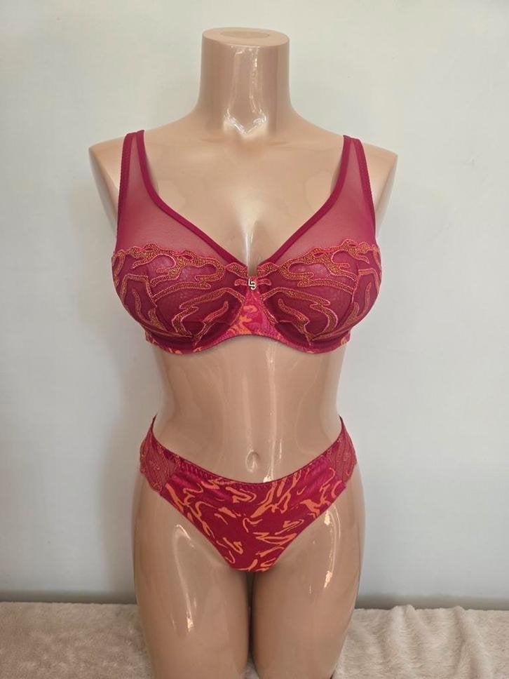 Nieuw louisa bracq bh 90d 80e 75f string 40m 42l, ., Ophalen of Verzenden, BH, .