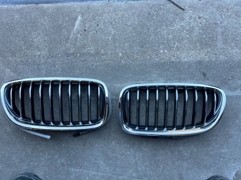 gril 5-serie f10 links rechts chroom/zwart 2012+, Gebruikt, Duitsland, Voor, Bmw