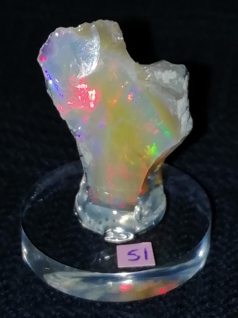 Opaal op sokkel, Verzamelen, Mineralen en Fossielen, Ophalen of Verzenden
