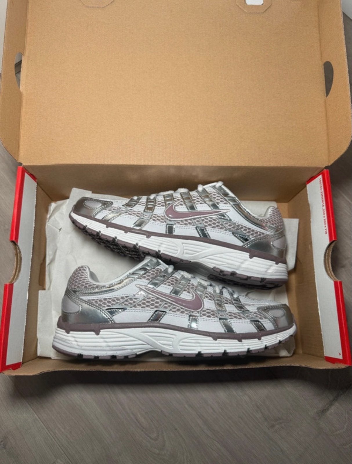 Nike P-6000 Sneakers - Nieuw in doos, Kleding | Dames, Schoenen, Verzenden, Nieuw, Overige kleuren, Sneakers of Gympen