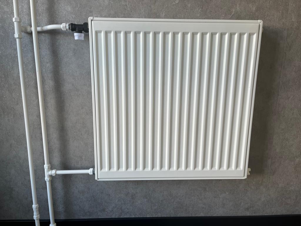 Radiator, Doe-het-zelf en Verbouw, Verwarming en Radiatoren, Ophalen, 30 tot 80 cm, Radiator, Nieuw