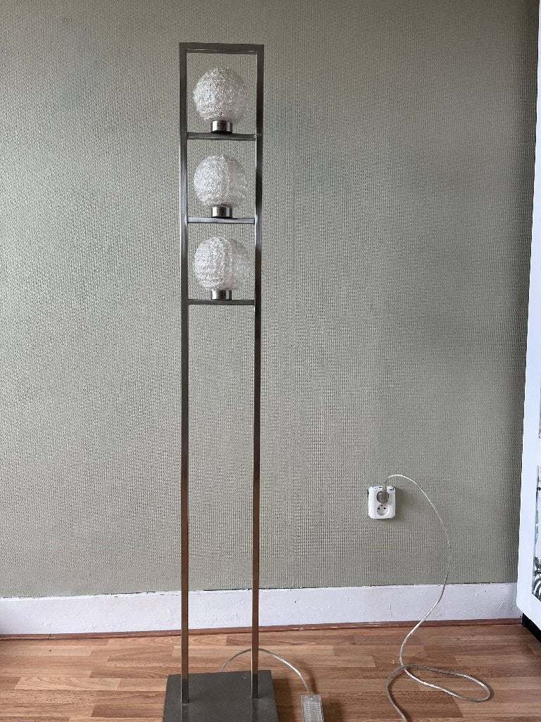 Moderne staande vloerlamp  (RVS / chroom), Huis en Inrichting, Lampen | Vloerlampen, Ophalen, Gebruikt, Kunststof, 150 tot 200 cm