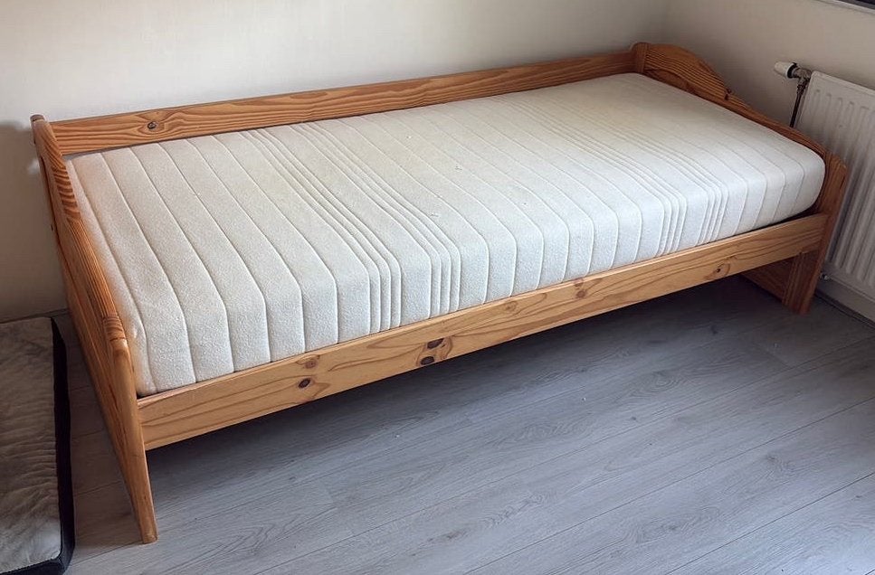 Bed 2m x 90cm, Ophalen, Gebruikt, 90 cm, Eenpersoons