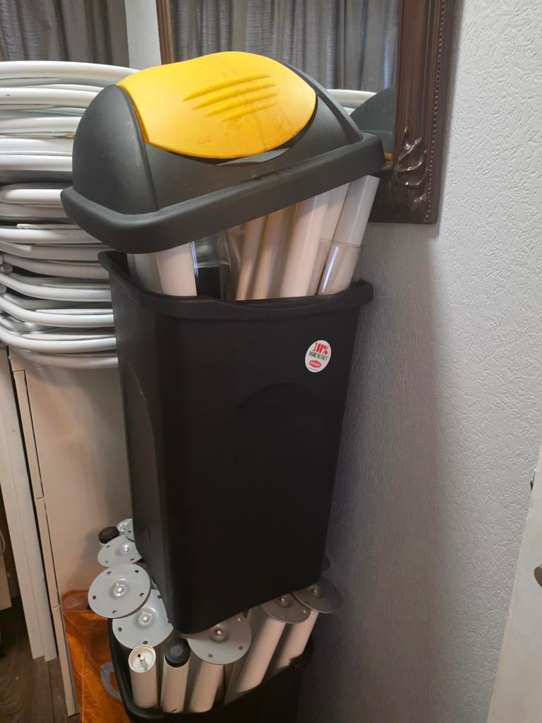 2 grote afvalbakken / prullenbakken, 40 liter of meer, Ophalen of Verzenden, Minder dan 50 cm