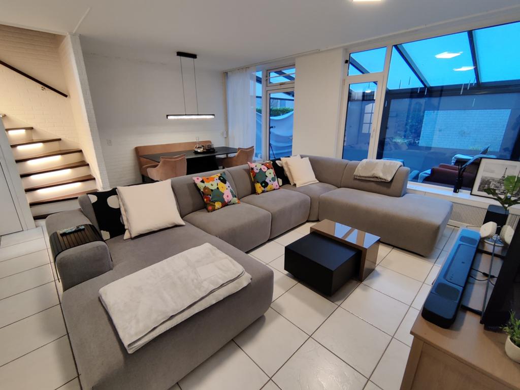 Grey chaise lounge sofas in great condition, Ophalen, Zo goed als nieuw