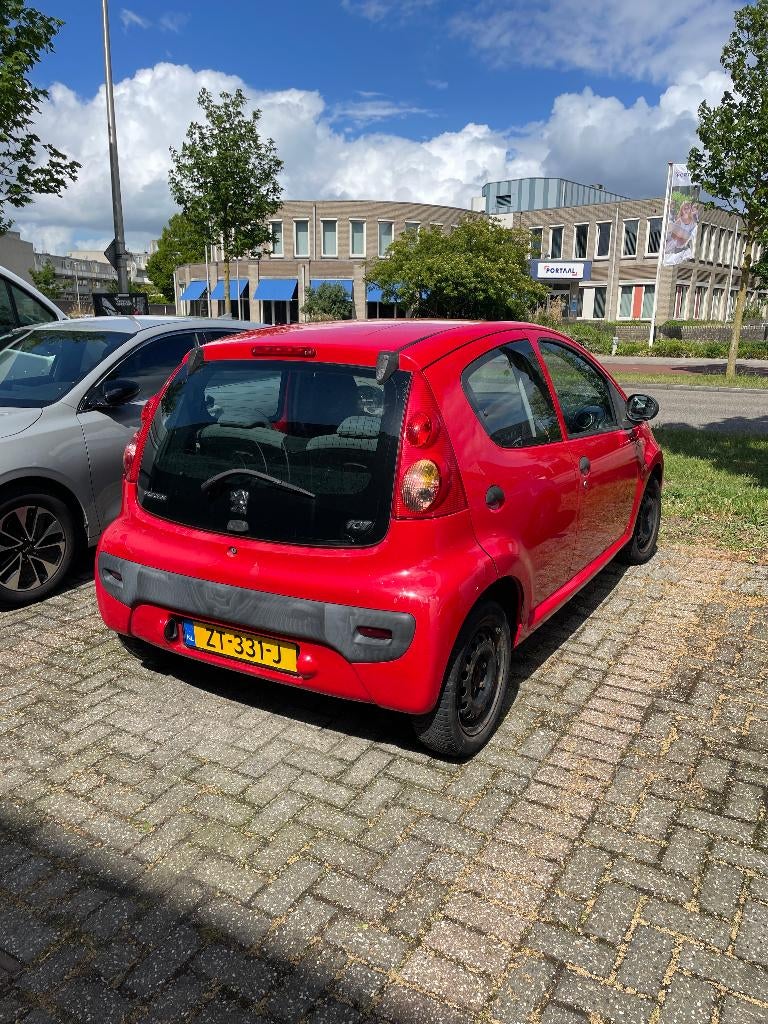 Peugeot 107 1.0 12V 5DR [135.000km] Zuinige auto, Voorwielaandrijving, Zwart, 4 stoelen, 68 pk