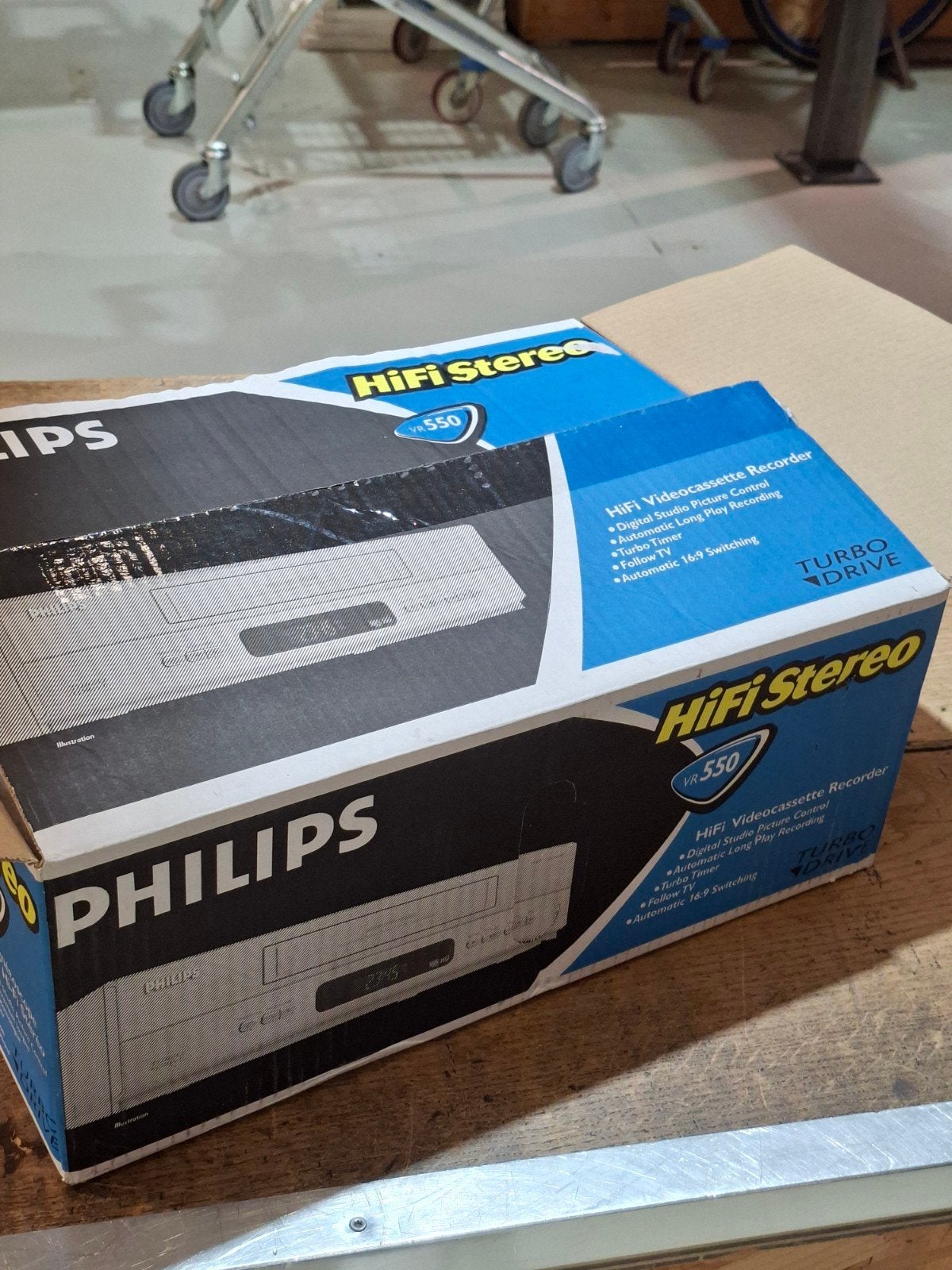 Nieuw Philips VR550 HiFi Stereo Videorecorder - Nieuw in doo, Info@philips.com, Nieuw, Philips Consumer Lifestyle B.V., High Tech Campus 52, 5656 AG Eindhoven, Nederland