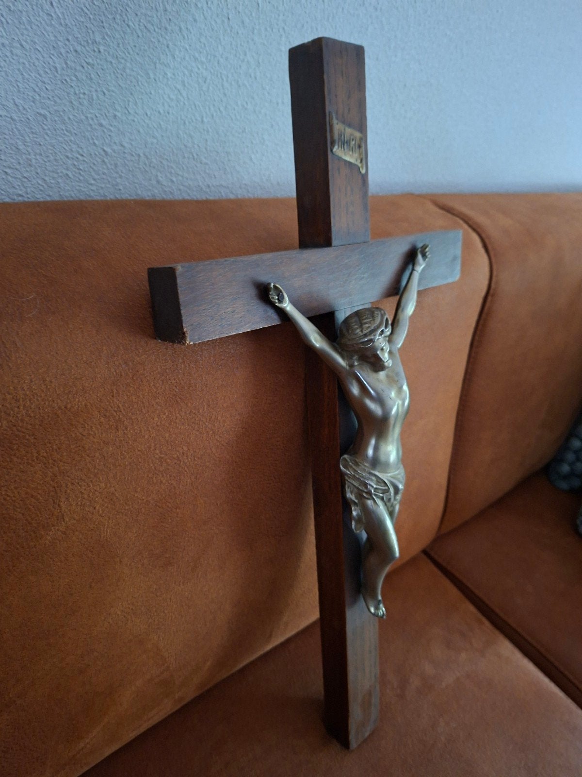 Vintage houten kruisbeeld met bronzen Christusfiguur, Antiek en Kunst, Antiek | Religie, Ophalen of Verzenden