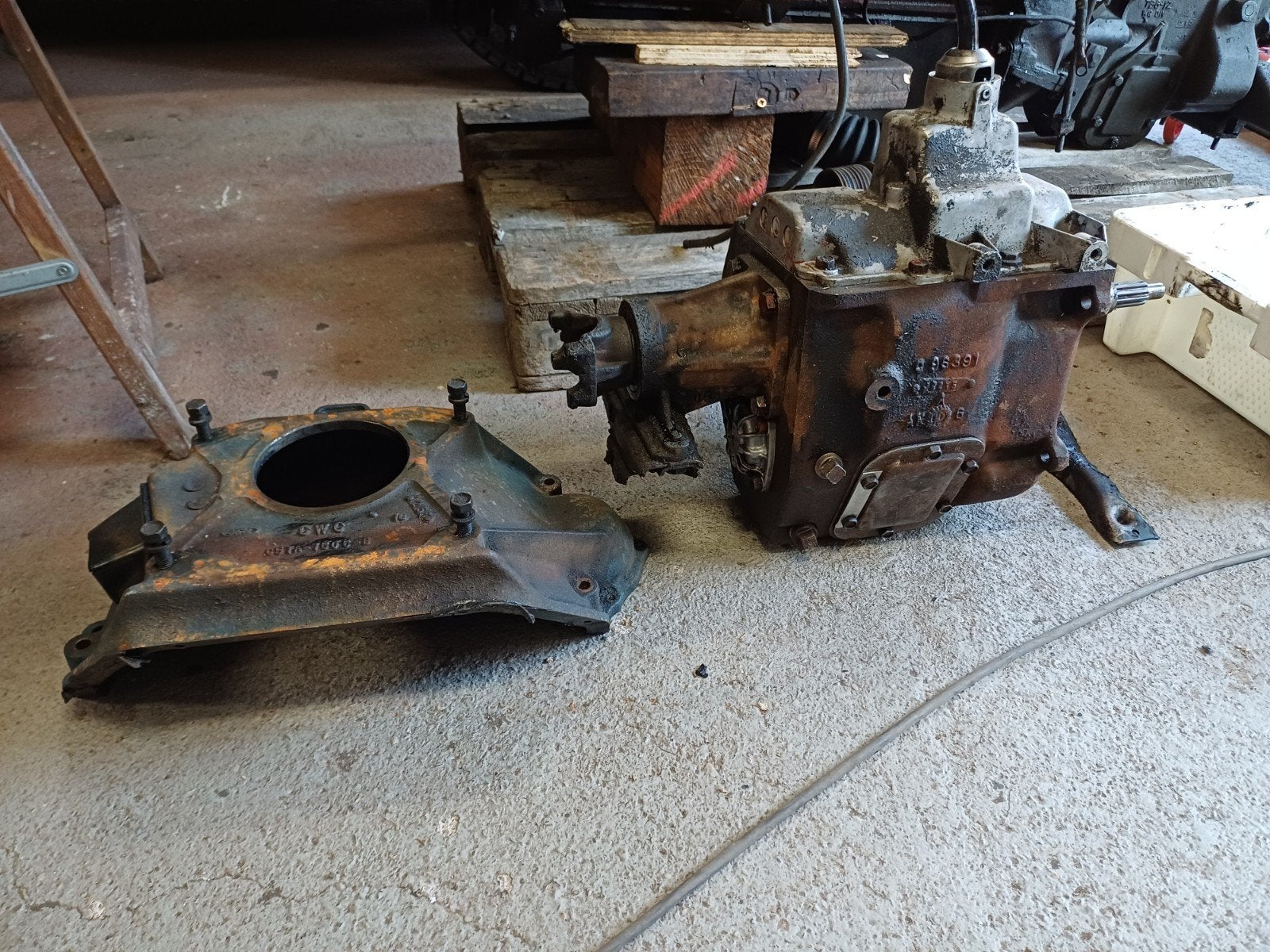 Ford FE 390/428 bak NP435 granny lowjeep bellhouse toploader, Ophalen, Jeep