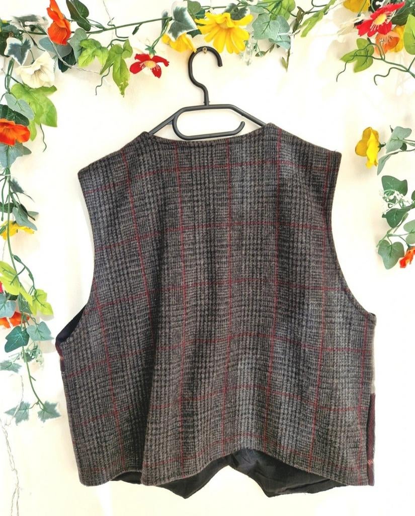 Uniek vintage geborduurd wollen gilet met bloemen, Kleding | Dames, Ophalen of Verzenden, Zo goed als nieuw, Maat 46/48 (XL) of groter