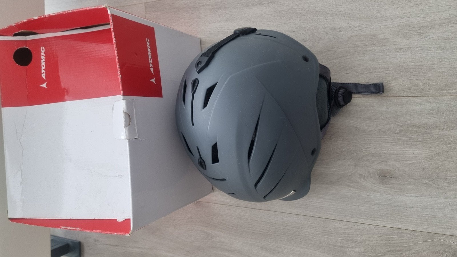 Atomic skihelm, Ophalen of Verzenden, Gebruikt, Overige typen, Atomic