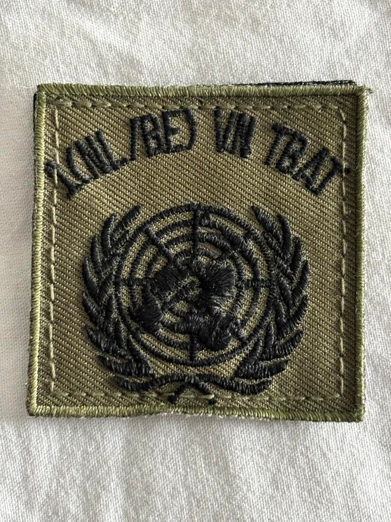 5x5 borstembleem 1(NLD/BE) VN TBAT, Verzenden, Landmacht, Nederland, Embleem of Badge