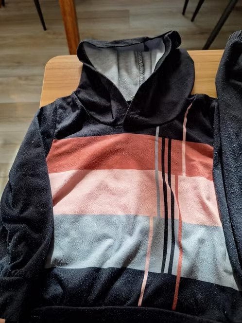 Zwart roodbruin traningspak maat 90 h, Kinderen en Baby's, Kinderkleding | Maat 92, Gebruikt, Jongen of Meisje, Foshan, Onbekend