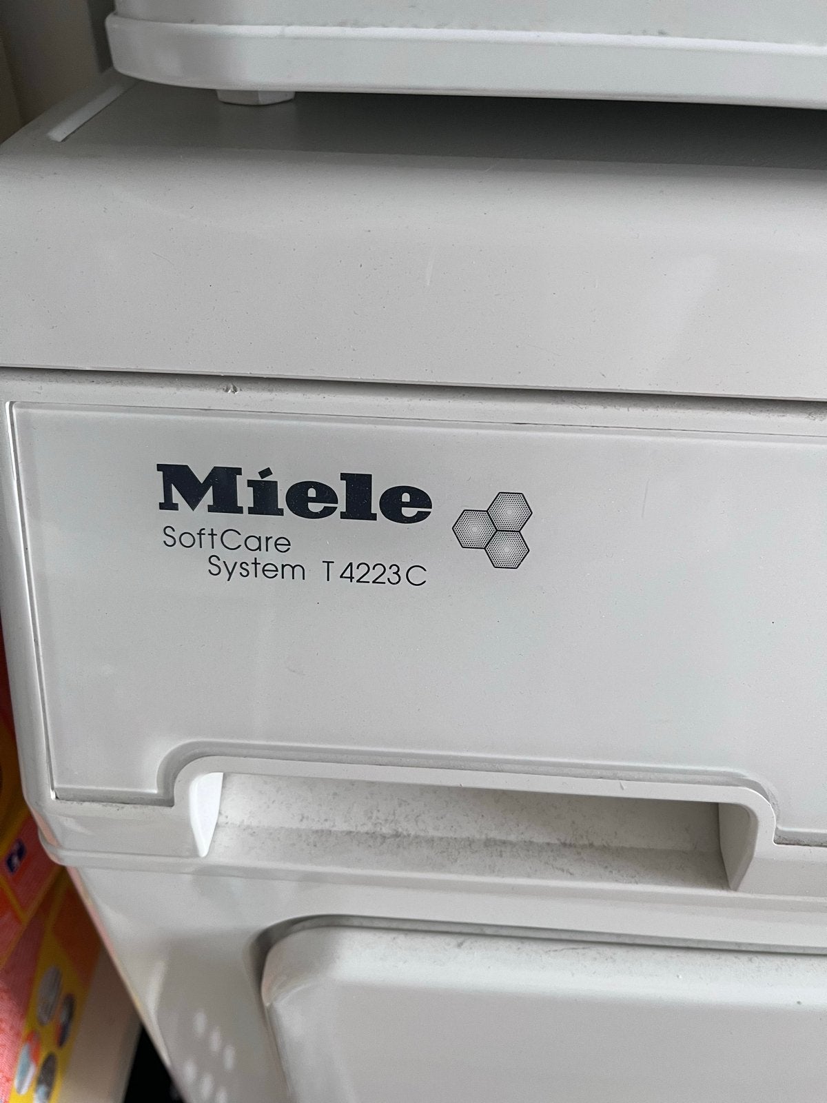 Foto 3 van Miele SoftCare System T 4223 C Wasdroger