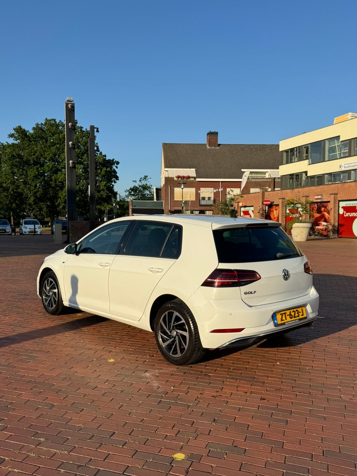 Volkswagen Golf 1.0 TSI 85pk 5D 2018 Wit, Auto's, Voorwielaandrijving, Stof, Zwart, 610 kg