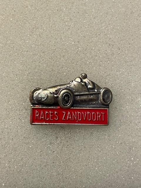 RACES ZANDVOORT auto speldje, Verzamelen, Speldjes, Pins en Buttons, Ophalen of Verzenden, Zo goed als nieuw, Overige onderwerpen