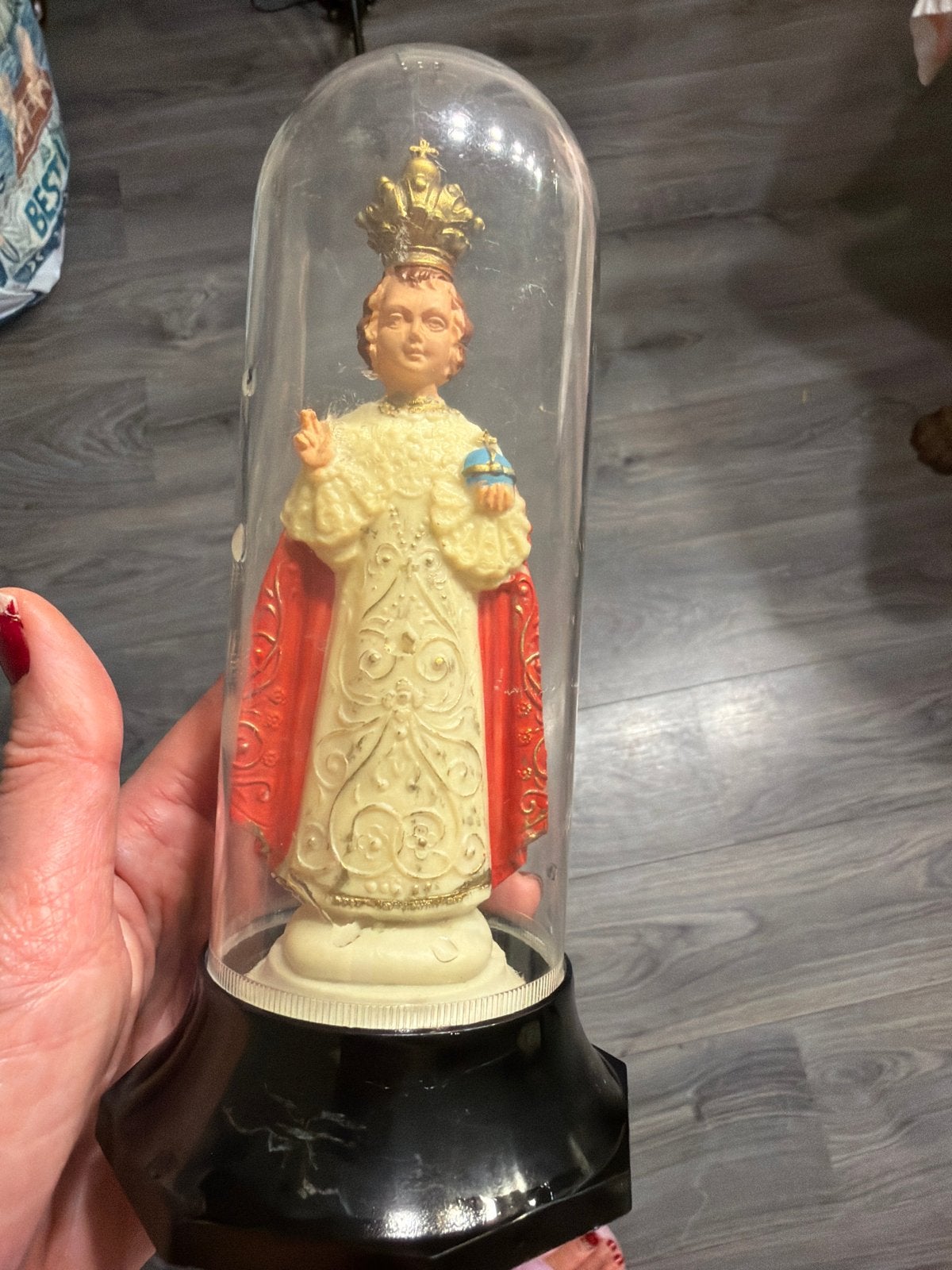 Vintage Beeldje Kindje Jezus van Praag in stolp, Antiek en Kunst, Ophalen of Verzenden