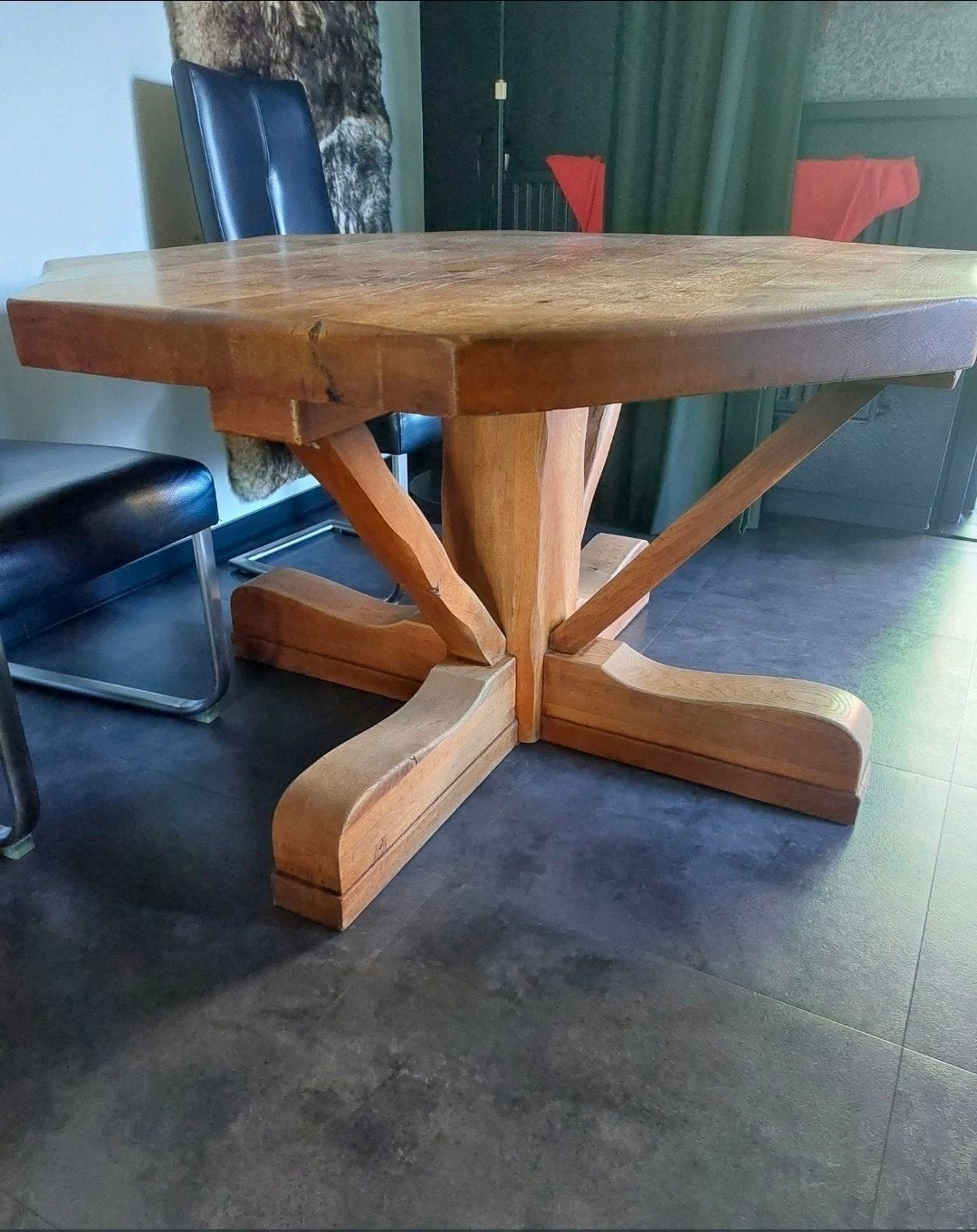 Robuuste houten eettafel - achthoekig, Huis en Inrichting, Ophalen, Gebruikt, Rustiek, Robuust, Overige vormen