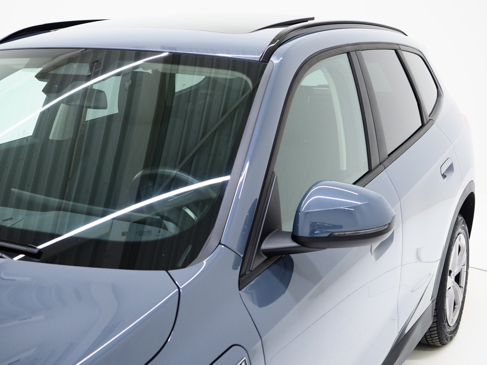 BMW X1 xDrive25e Individual | Panoramadak | Leder | Camera |, Auto's, Gebruikt, Zwart, Blauw, Bedrijf