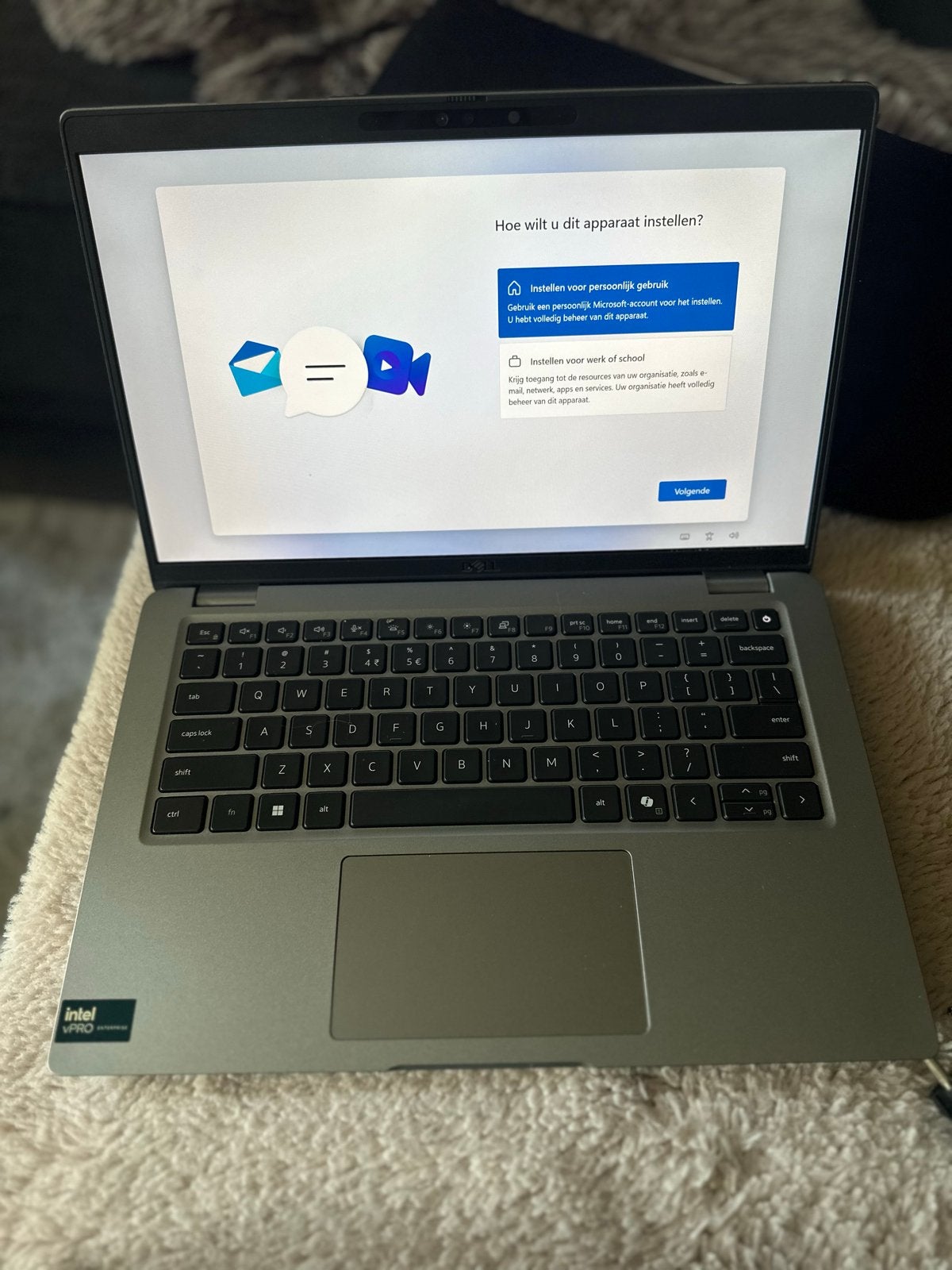 dell latitude 5450 intel vpro enterprise BIEDEN, Ophalen, 2 tot 3 Ghz, Qwerty, Zo goed als nieuw