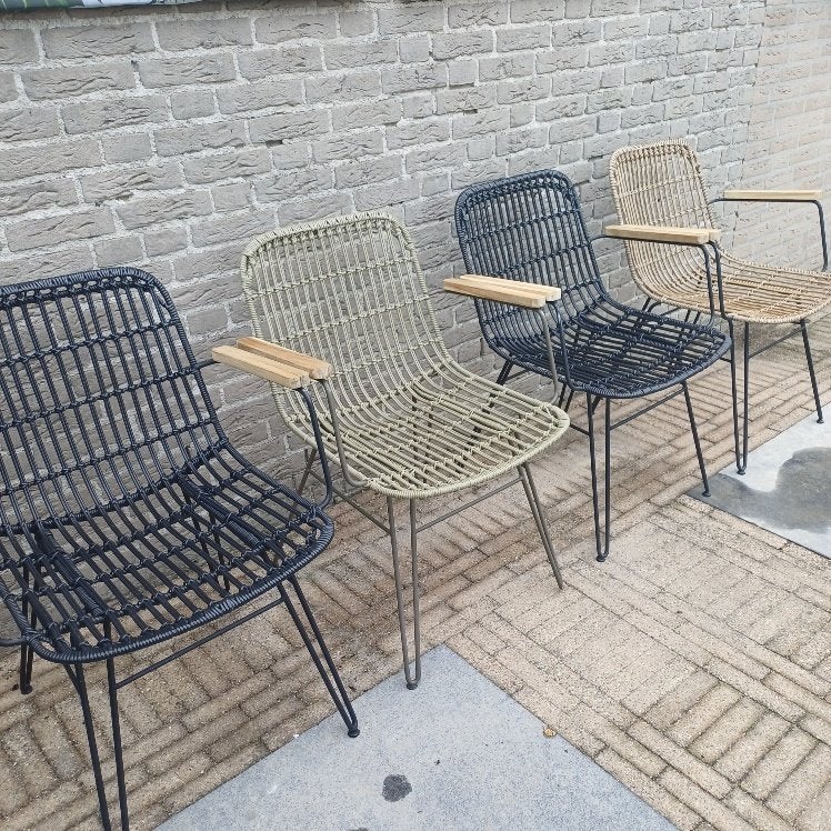 4 hippe tuinstoelen, Tuin en Terras, Tuinstoelen, Gebruikt, Kunststof, Ophalen