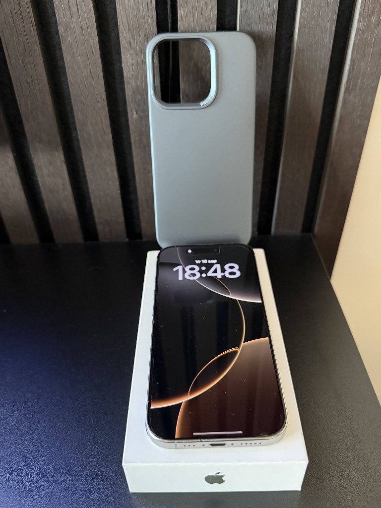 iPhone 16 Pro 256GB Natural Titanium (Nieuwstaat)