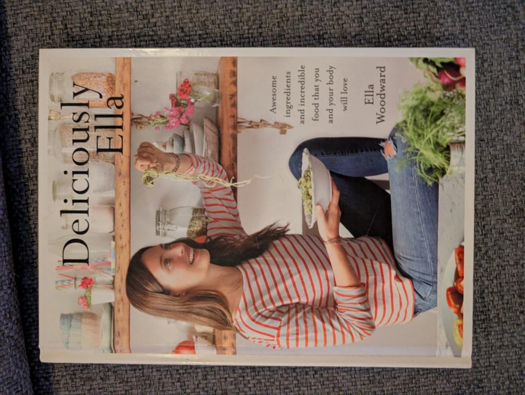 Vegan Kookboeken Set: Deliciously Ella, Vegarevolutie, Vegan, Boeken, Hoofdgerechten, Ophalen of Verzenden, Zo goed als nieuw