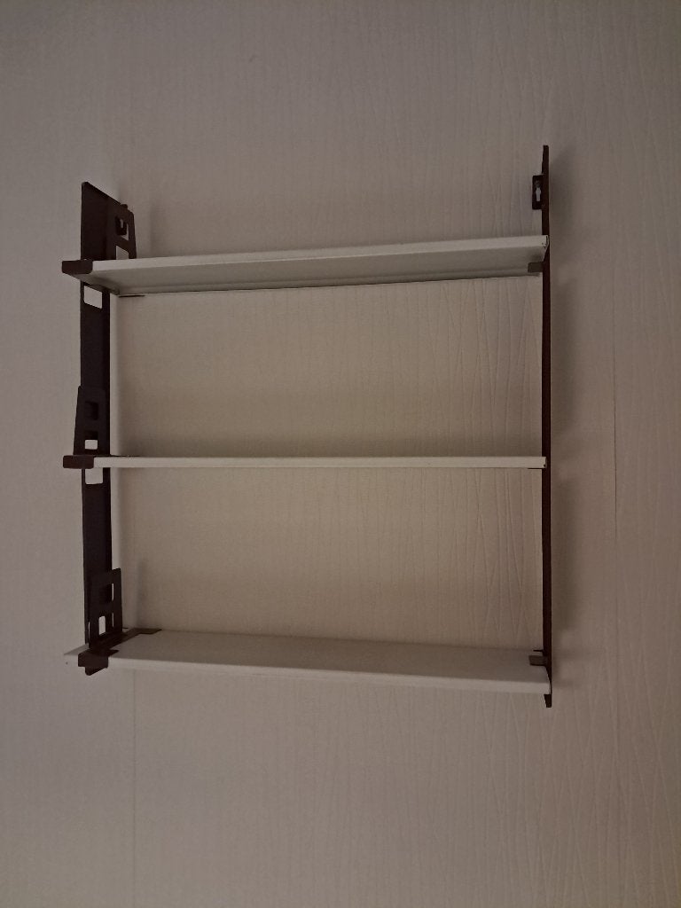 Metalen wandrek met drie planken, Ophalen, Gebruikt