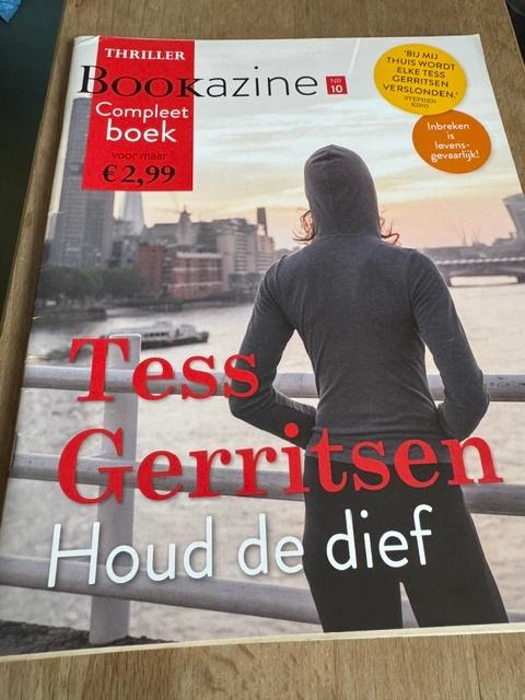 Tess Gerritsen - Houd de dief (Thriller Bookazine), Gelezen, Tess Gerritsen, Ophalen of Verzenden, Nederland