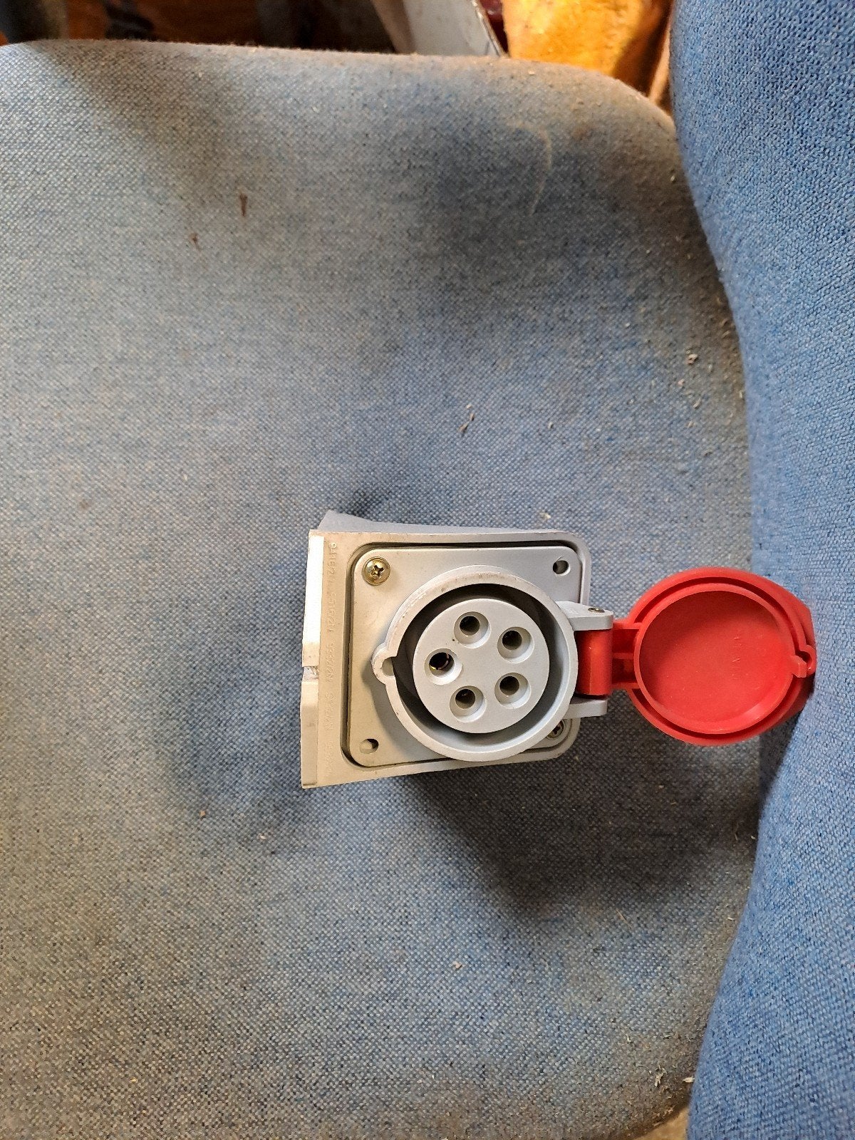Wandcontactdoos 380V - Gebruikt, Doe-het-zelf en Verbouw, Ophalen, Gebruikt, Stopcontact