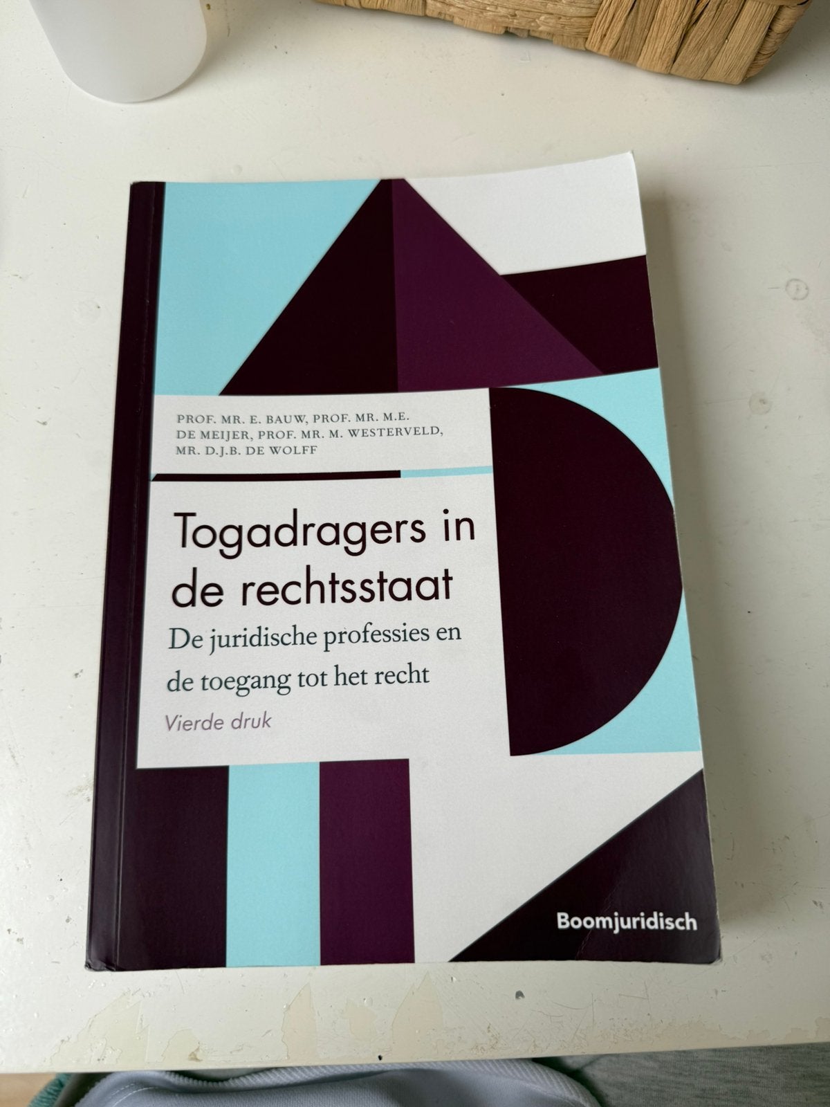 Togadragers in de rechtstaat, Ophalen of Verzenden, Alpha, Zo goed als nieuw, WO