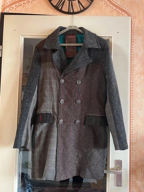 Zgan.patchwork tweed mantel 44/46 van Desigual nu 69,99€, Kleding | Dames, Maat 42/44 (L), Ophalen of Verzenden, Zo goed als nieuw