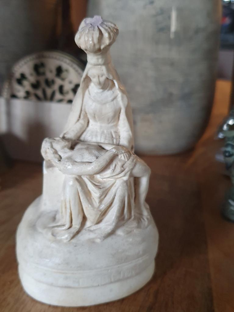 Mooi meerschuim beeldje antiek, Antiek en Kunst, Antiek | Religie, Ophalen of Verzenden