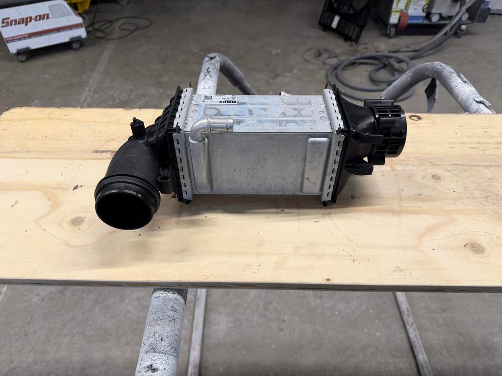 Intercooler voor diverse VAG modellen - Onderdeelnummer: 04E, Auto-onderdelen, Motor en Toebehoren, Volkswagen, Gebruikt, Ophalen