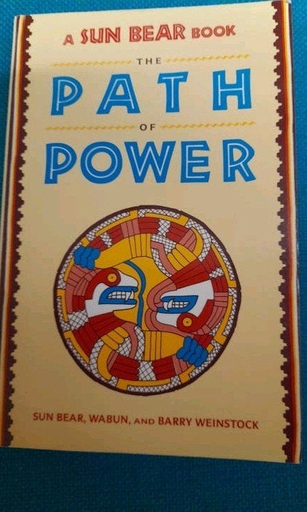 The path of power Sun Bear, Ophalen of Verzenden, Zo goed als nieuw, Spiritualiteit algemeen, Achtergrond en Informatie