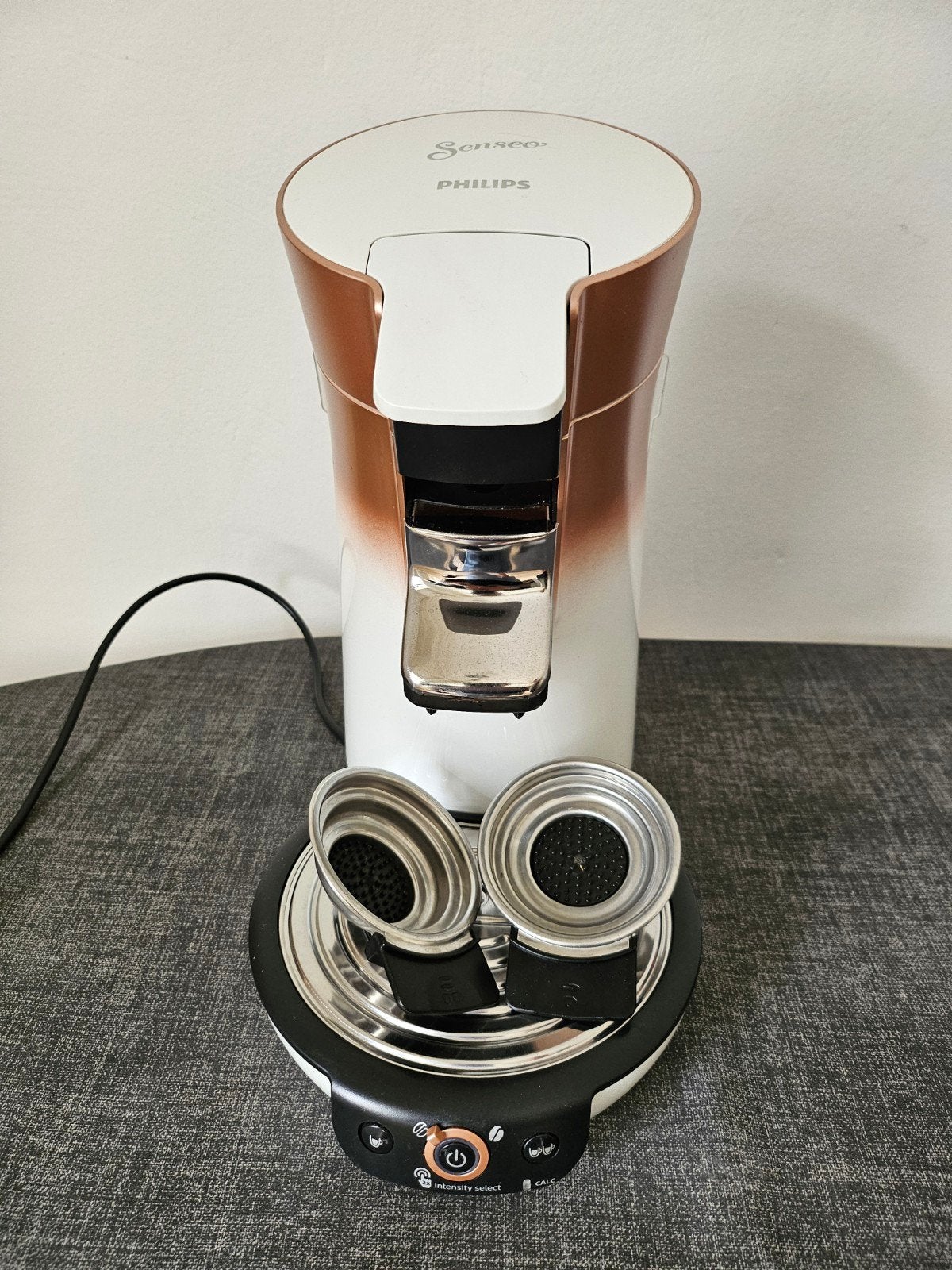 Philips Senseo koffiezetapparaat - Wit/Rose, Witgoed en Apparatuur, Koffiezetapparaten, Ophalen, Gebruikt, Koffiemachine, 2 tot 4 kopjes