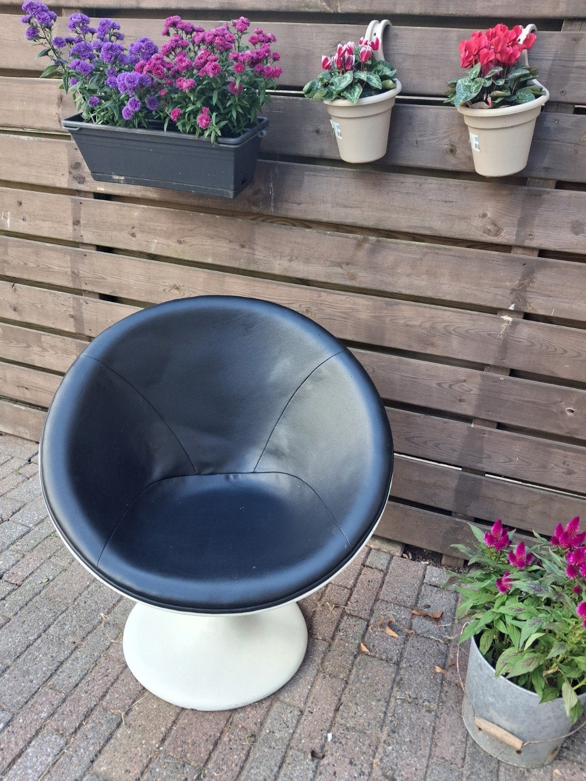 Vintage Whoppah Egg chair kuipstoel met draaivoet - Zwart/Wi, Ophalen, Gebruikt, Kunststof, Zwart