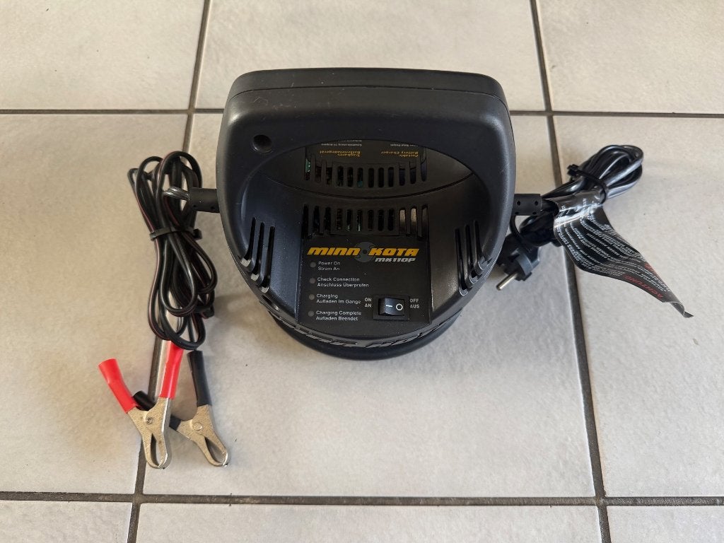 ZGAN ! Minn Kota accu oplader 110P 10A voor watersporters, Ophalen of Verzenden, Zo goed als nieuw, Motor en Techniek