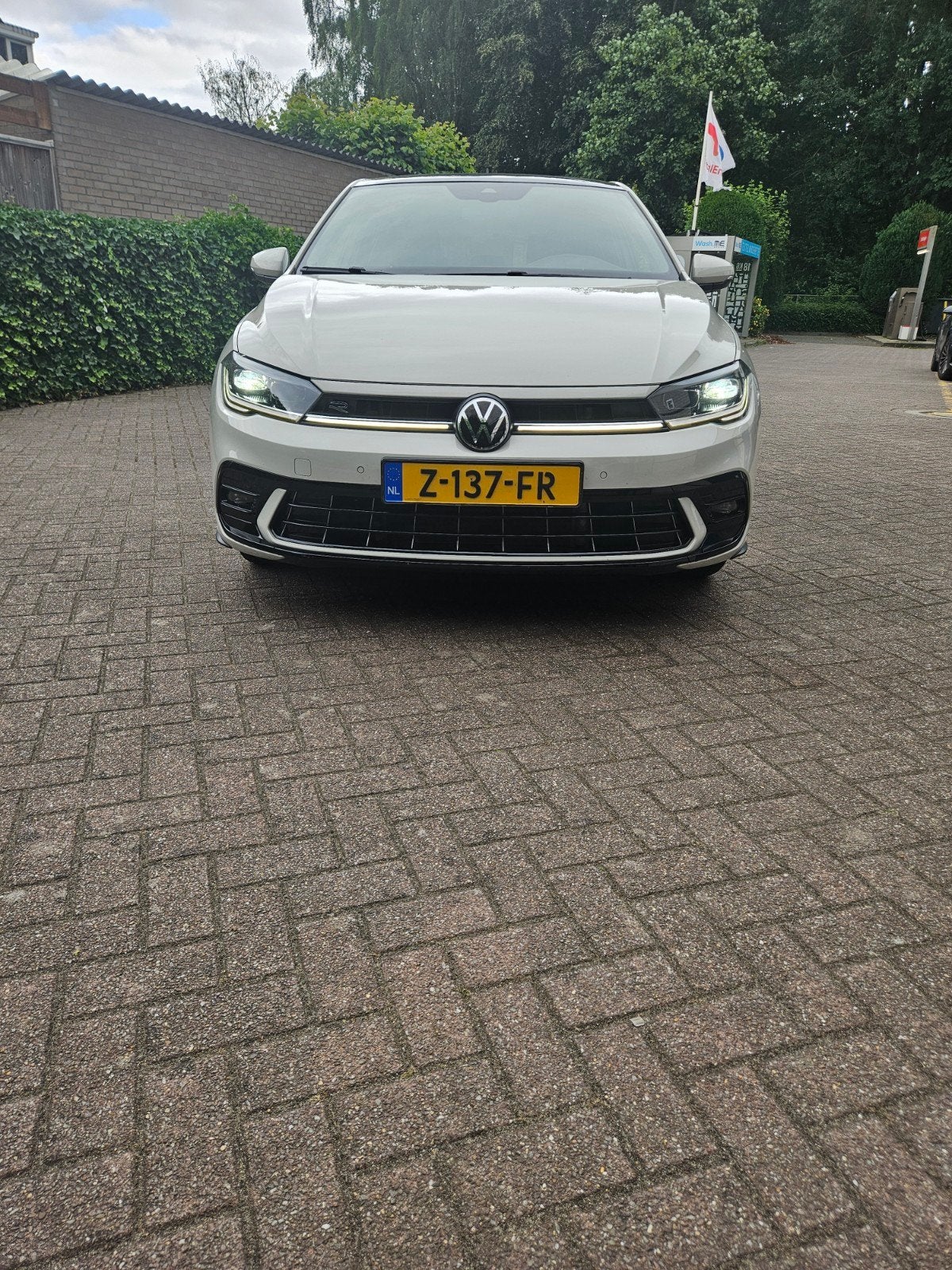 Volkswagen Polo 1.0 TSI 110pk Dsg-7 2022 beige r line, Zwart, 49 €/maand, 3 cilinders, 1100 kg