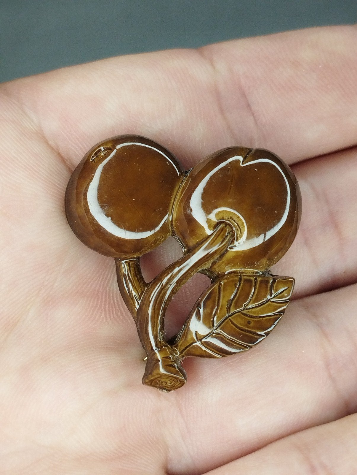 mooie vintage plastic broche, Sieraden, Tassen en Uiterlijk, Broches, Ophalen of Verzenden, Zo goed als nieuw, Overige materialen