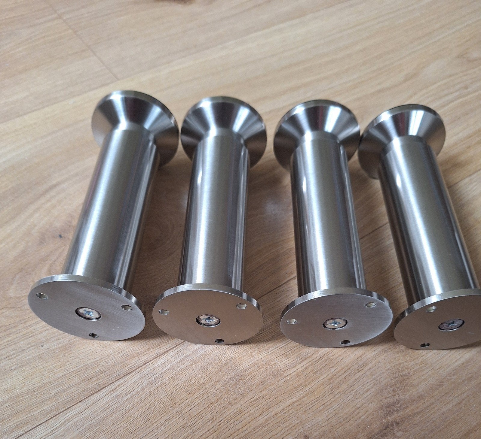 KAST RVS POOTJES 15 TOT 18 CM VERSTELBAAR, Ophalen of Verzenden