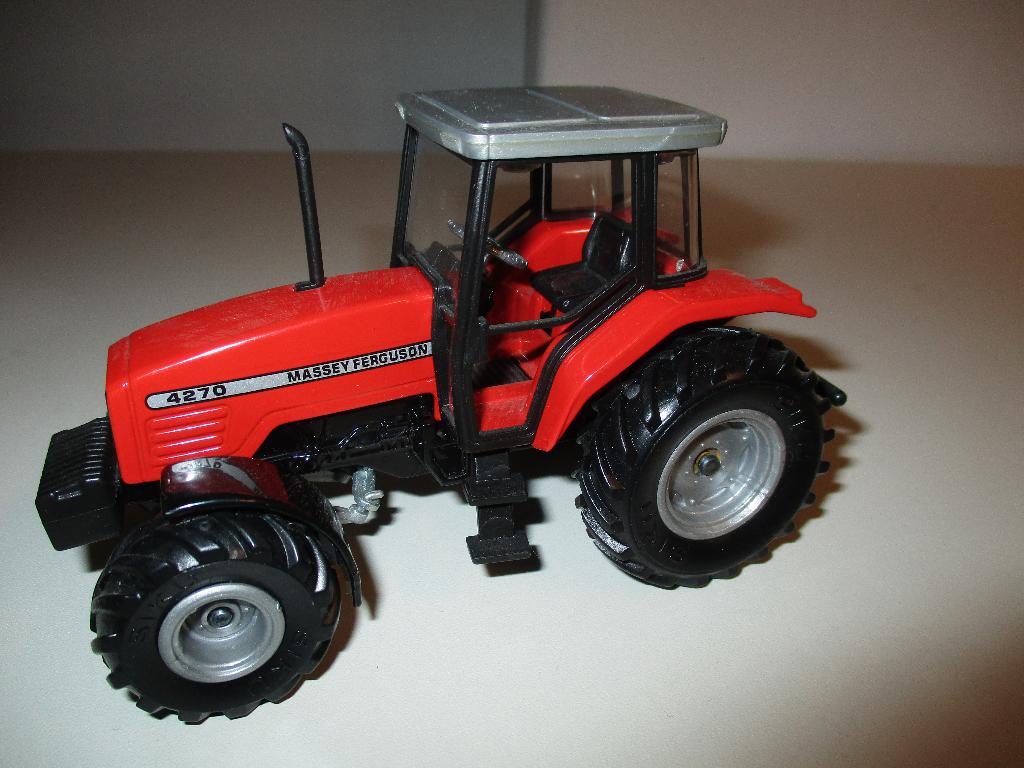 Siku Massey Ferguson 4270, Ophalen of Verzenden, Gebruikt, Tractor of Landbouw, SIKU