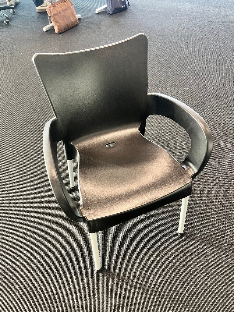 Kunststof stoel 20 stuks!, Ophalen, Kunststof, Zo goed als nieuw, Grijs