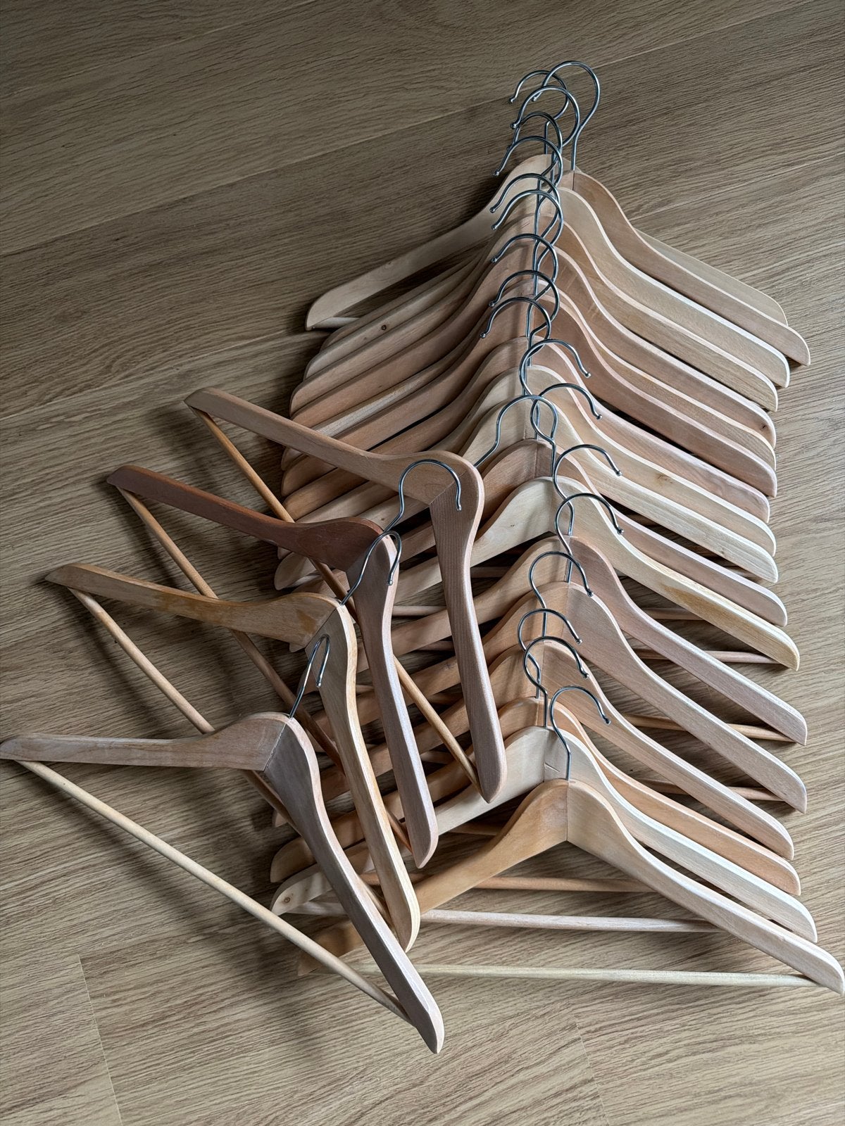 IKEA Kledinghangers - Ruim 20 stuks, Hout, Kleding | Dames, Kledinghangers, Ophalen of Verzenden, Zo goed als nieuw, Hout, Volwassenen