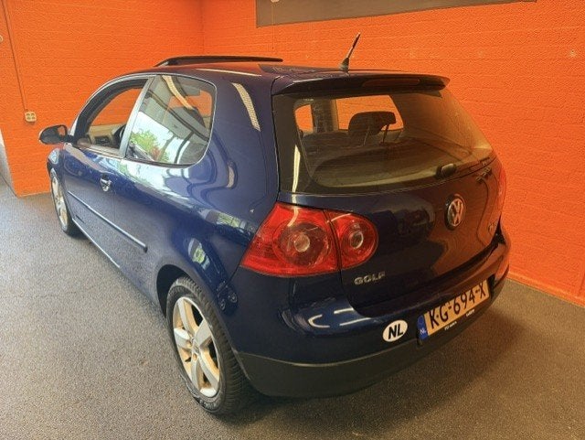 Volkswagen Golf 1.6 FSI / SPORTLINE /SCHUIFDAK / AIRCO!, Voorwielaandrijving, Gebruikt, 4 cilinders, Blauw