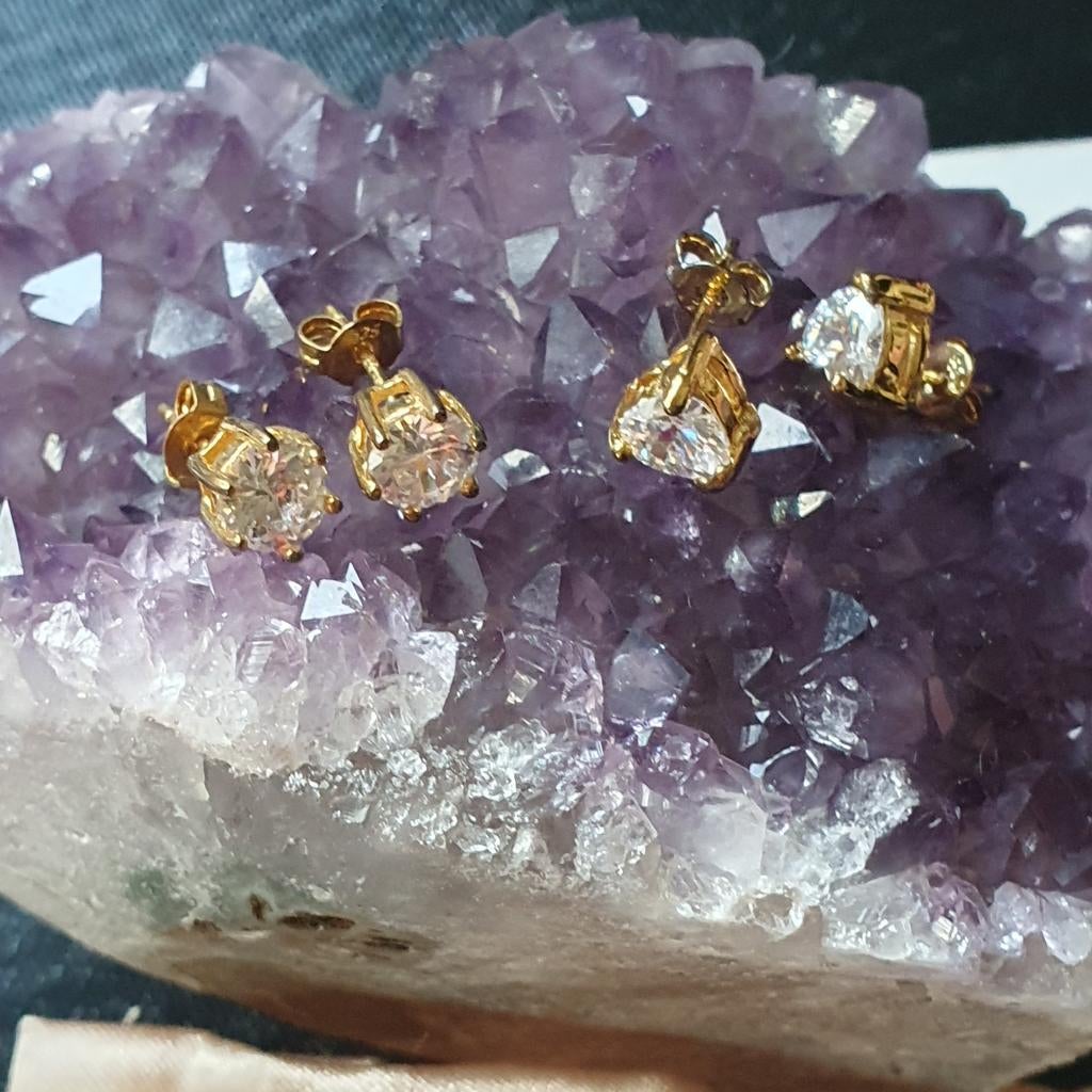 Goudkleurige oorbellen met steentjes amstel diamond, Ophalen of Verzenden, Nieuw