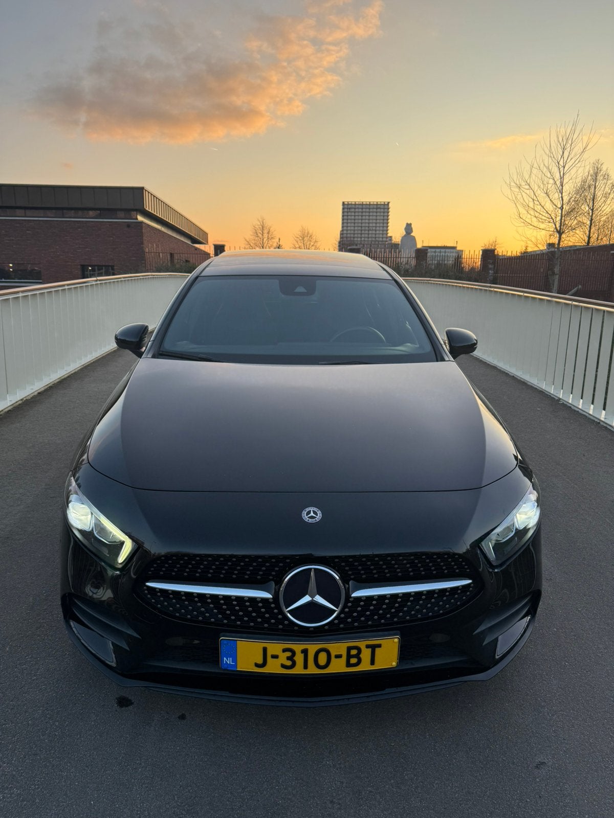 Mercedes-Benz A-Klasse A 250 224pk 7G-DCT 2019 Zwart, Auto's, 4 cilinders, Zwart, 75 €/maand, Particulier