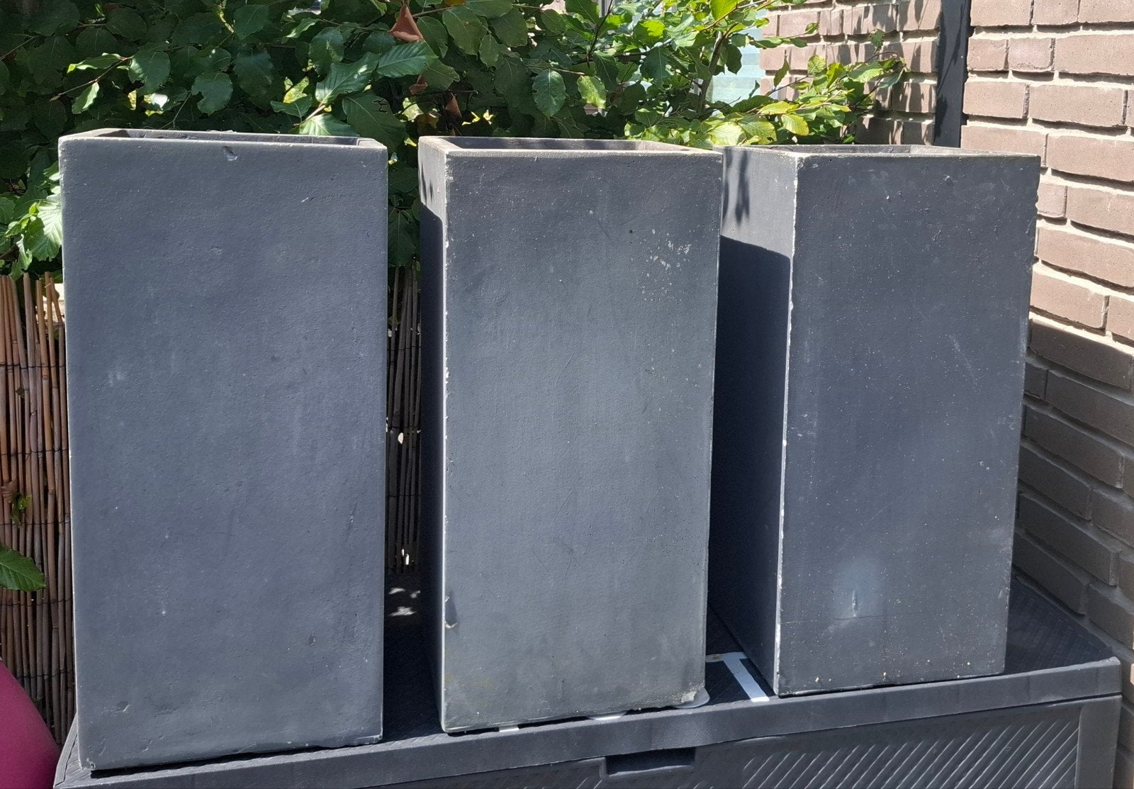 3 hoge beton plantenbakken, Tuin en Terras, Bloembakken en Plantenbakken, Ophalen of Verzenden, Gebruikt
